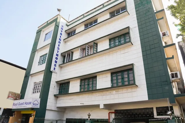 OYO 28627 Royal Guest House