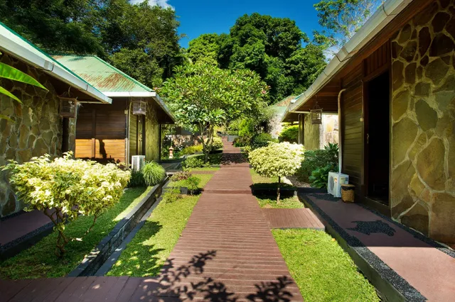 Bastianos Froggies Lembeh Dive Resort