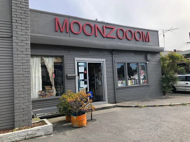Moon Zooom