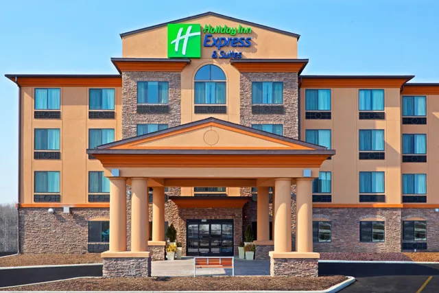 Holiday Inn Express & Suites Syracuse North - Airport Area by IHG