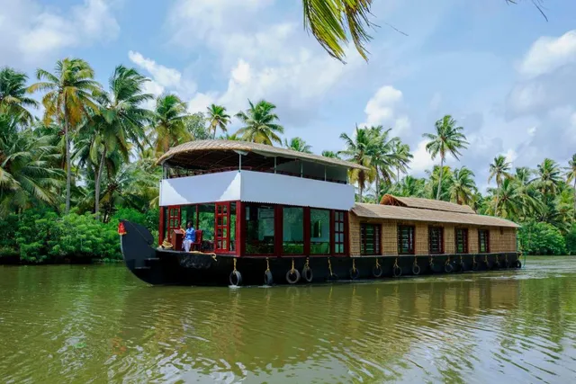 Alice Lake Promise Houseboats & Homestays