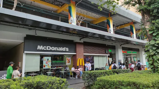 McDonald's Up Town Center