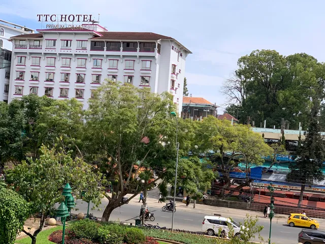 Khách Sạn Nam Phương