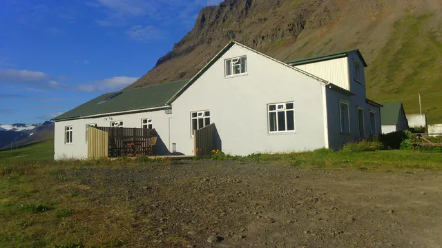 Kirkjuból í Bjarnardal