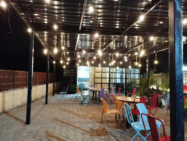 FLAVOURS POCKET FOOD COURT