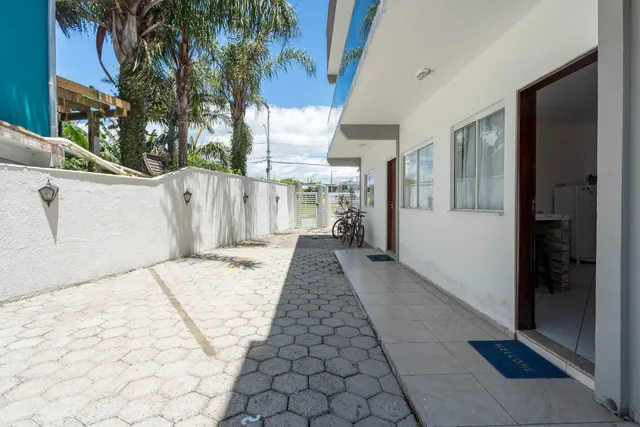 Casas e apartamentos