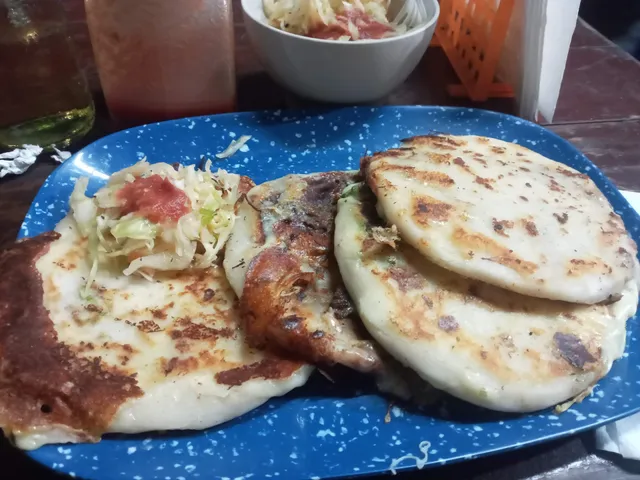 Asados y Pupuseria Santa Fe