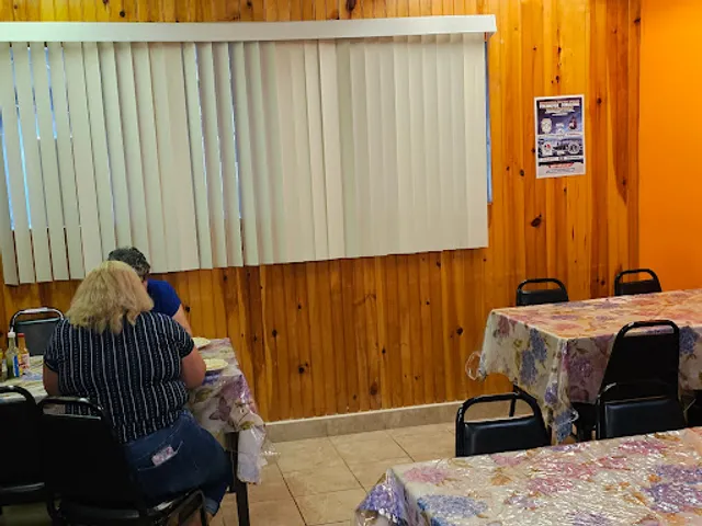 Jeremy's Honduras Restaurant & Billiards