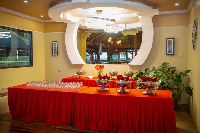 D Neighbourhood Grill and Bar