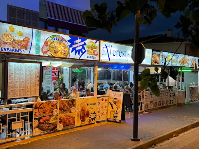 Everest Steak House & Pizzeria