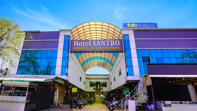 FabHotel Santro