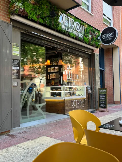 Detroit La Flota “Más Que Desayunos”