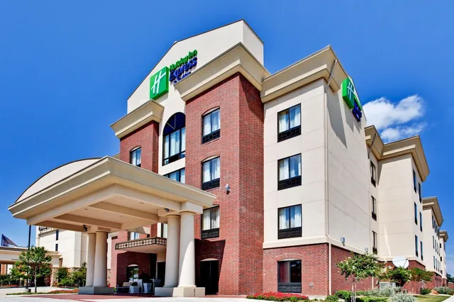 Holiday Inn Express & Suites DFW West - Hurst