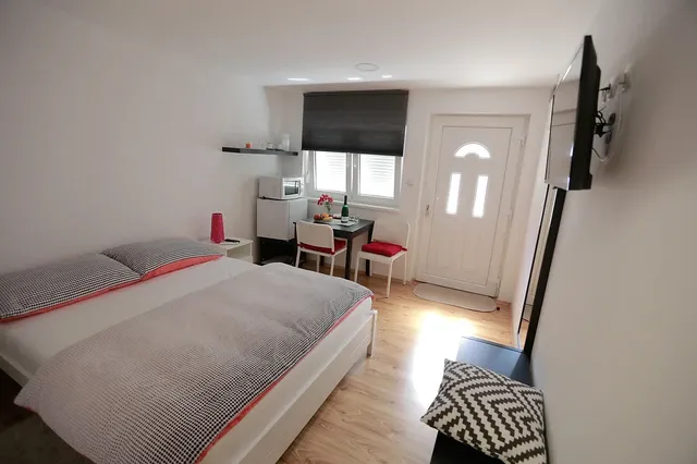 Sobe Butković Zagreb