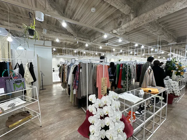 kindal umeda second hand store