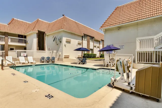 Motel 6 Duncanville, TX - Dallas