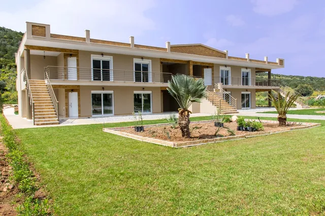 Marathon Eco Stay | Luxury Lodgings