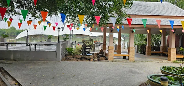 เรือนร่มไทร - Ruen Romsai