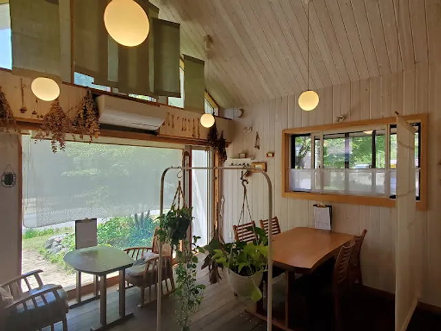 Coccola Café & Gallery