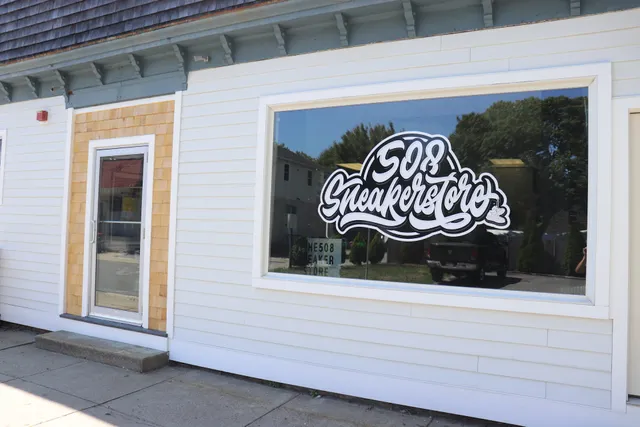 508 SneakerStore