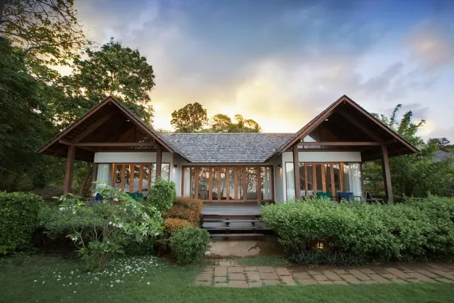 Mira Montra, The Beachfront Resort Koh Mak