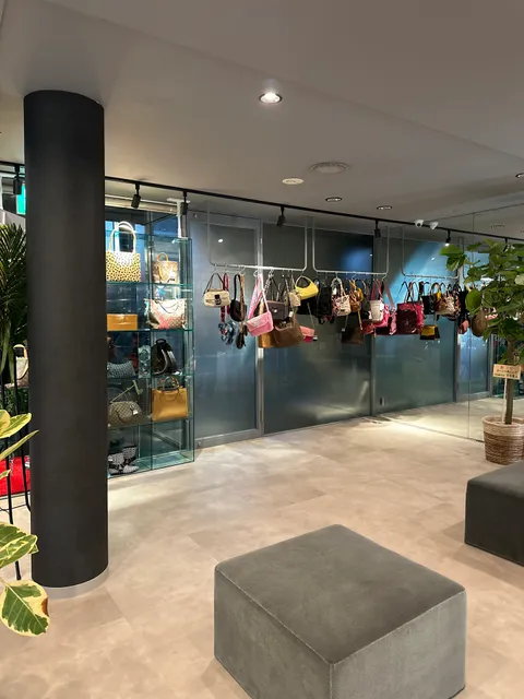 Brand Jungle VINTAGE SHOPブランドジャングル心斎橋店