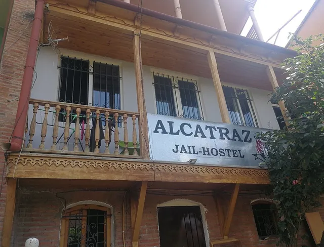 Alcatraz Jail-Hostel