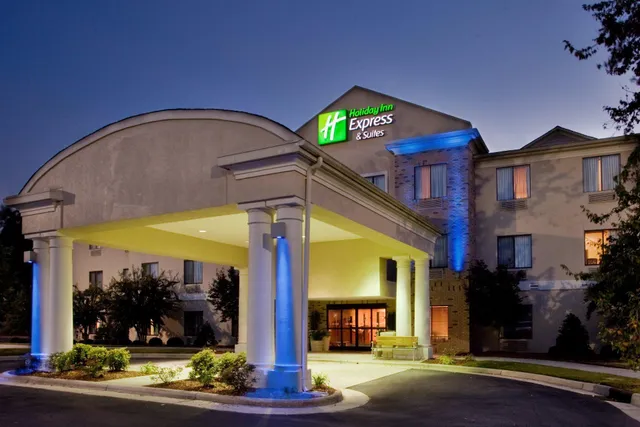 Holiday Inn Express & Suites Kinston by IHG