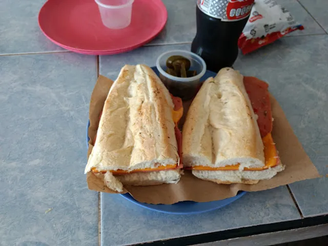 Lonchería María Elena