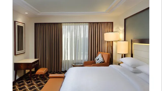 Sheraton Grand Pune Bund Garden Hotel