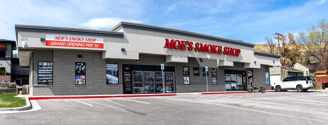 Moe's Smoke Shop