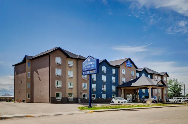 Lakeview Inns & Suites - Fort Nelson