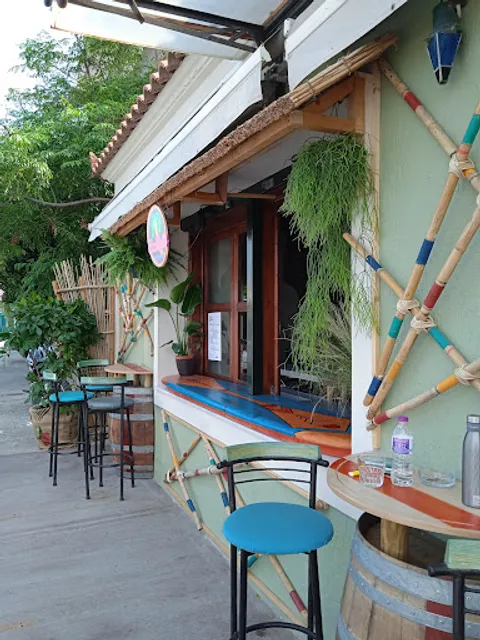 Resalto Cafe, Bar, Μεζεδοκατάσταση