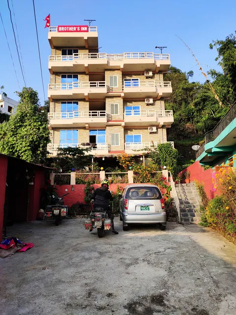 Hotel Brothers Inn & Backpackers Stay