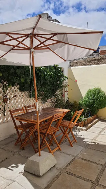 O Casarão - Bar, Restaurante, Galeria