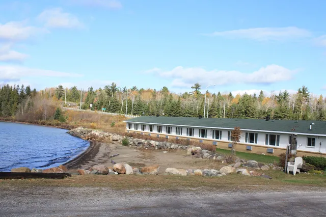 Carolyn Beach Inn & Restaurant