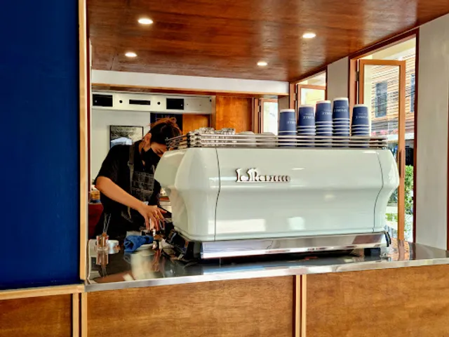 Tar Sawang Coffee At Tha phae - กาแฟ ตาสว่าง สาขาท่าแพ