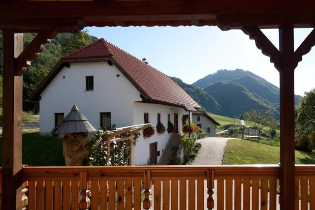 Gostišče Močivnik, Mihaela Močivnik s.p.