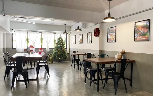 เฉียงเหนือ - ส้มตำ ไก่อบโอ่ง เหม่งจ๋าย