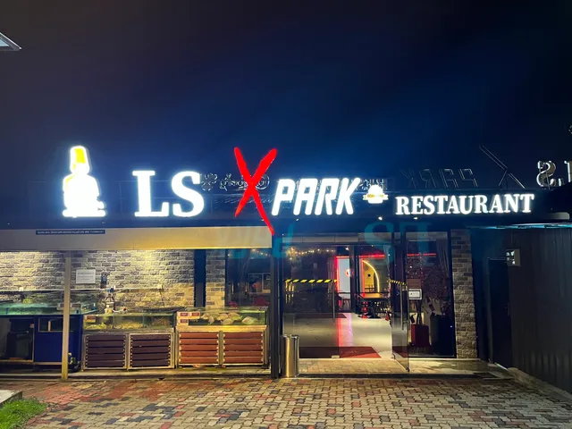 LS X Park Restaurant