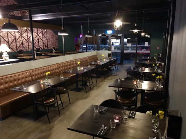 Red Elephant Thai cuisine and Karaoke Bar