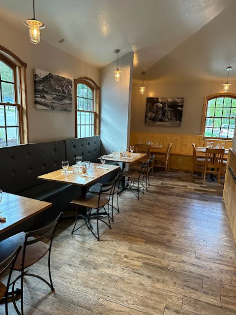 The Yankee Girl Cafe