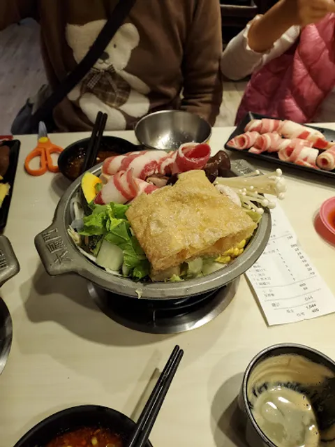 6owl door Taichung Taiping Branch