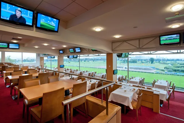 Restaurant Panoramique "Bistrots des Familles" de l'Hippodrome de Saint-Cloud