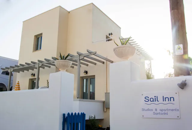 Sail Inn Studios & Apartments