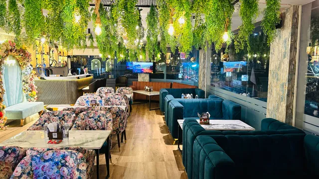 Aquamyx Cafe & Lounge