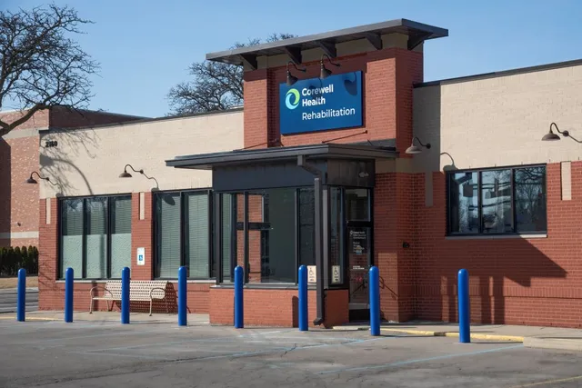 Corewell Health William Beaumont University Hospital Physical Therapy - 2160 Coolidge Hwy