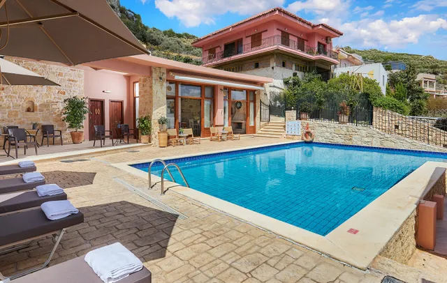 Petronikolis Traditional House