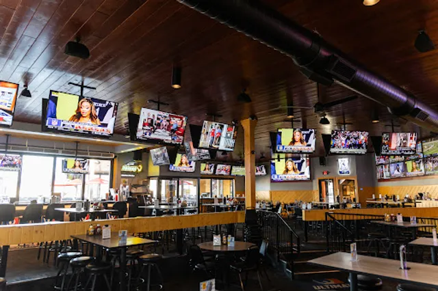 Ultimate Sports Bar and Grill
