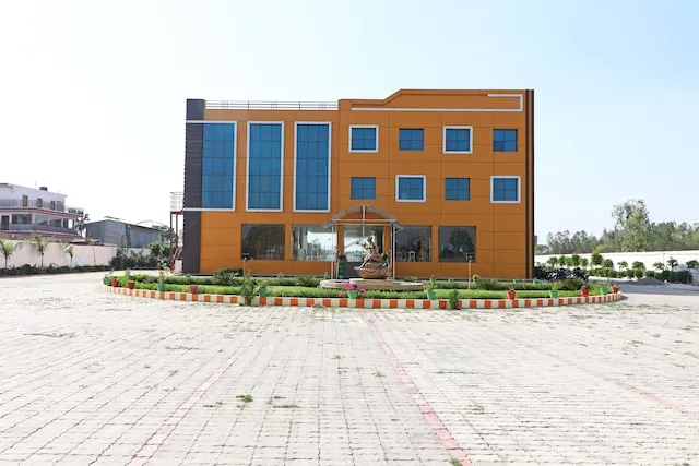 Capital O 13483 Hotel Aradhya's